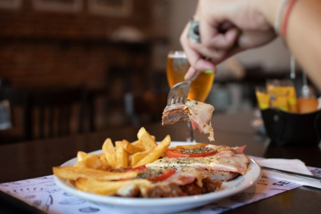 Promociones de almuerzo, Central Oroño